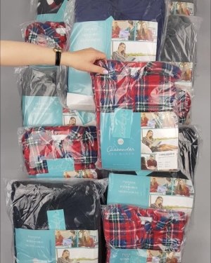 Фотография  845 - Халаты, комбинезоны (семейный) СТОК CAN#10 кг, ЛОТ №4451 оптом в Краснодаре и Краснодарском крае