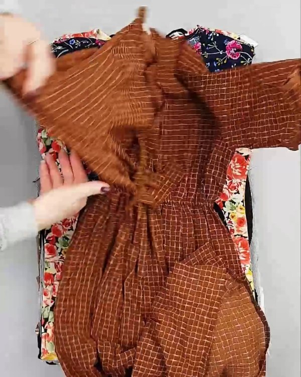 Фотография  555 - Платья Корея#20 шт, ЛОТ №5617 оптом в Краснодаре и Краснодарском крае