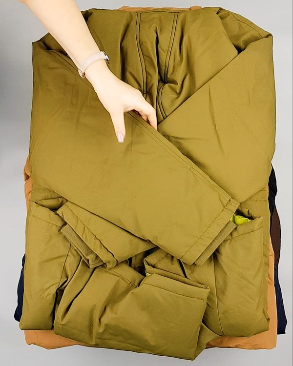 Фотография  424 - Верхняя одежда Дания#9,9 кг, ЛОТ №7057 оптом в Краснодаре и Краснодарском крае