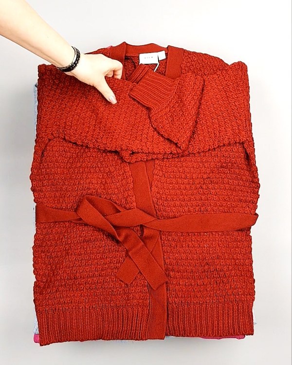 Фотография  979 - Кардиганы VILA W 104#7 кг, ЛОТ №7384 оптом в Краснодаре и Краснодарском крае