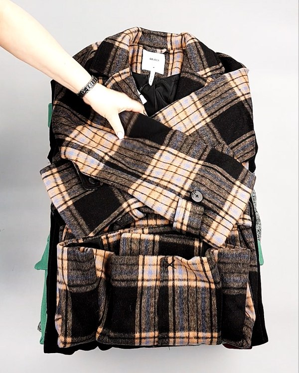 Фотография  358 - Пальто Bestseller 104#10,75 кг, ЛОТ №7561 оптом в Краснодаре и Краснодарском крае