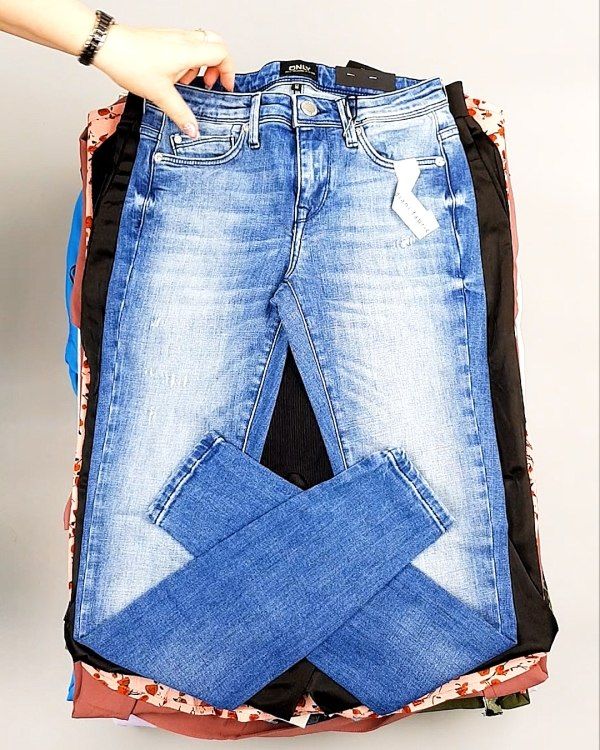 Фотография  845 - Bestseller Summer mix 104#15 кг, ЛОТ №7495 оптом в Краснодаре и Краснодарском крае