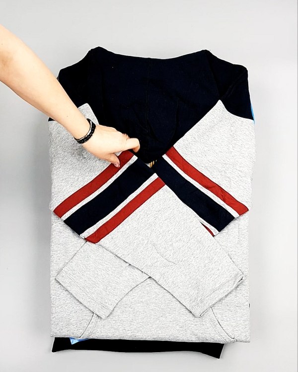 Фотография  655 - Толстовки СТОК CAN 0424#10 кг, ЛОТ №7447 оптом в Краснодаре и Краснодарском крае