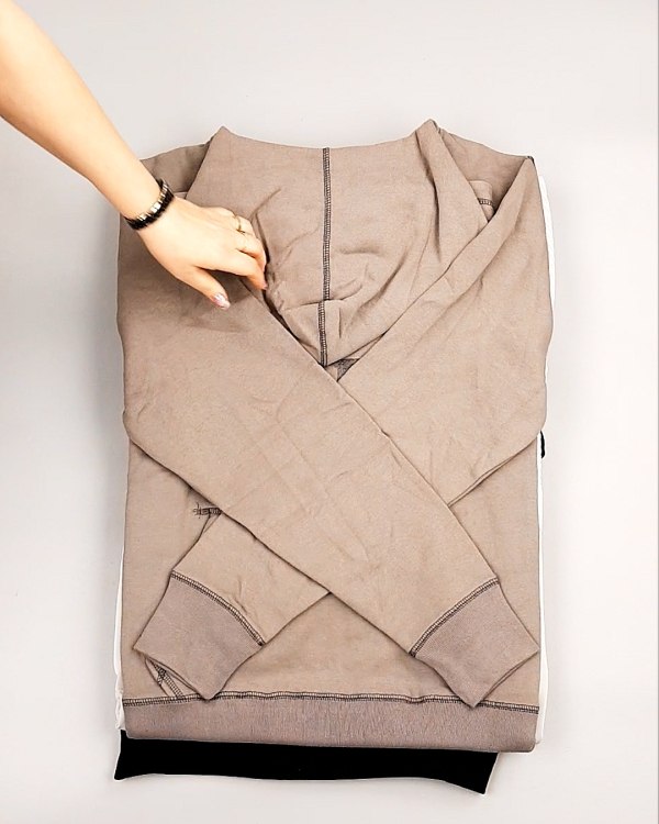 Фотография  692 - Толстовки СТОК CAN 0424#10 кг, ЛОТ №7447 оптом в Краснодаре и Краснодарском крае