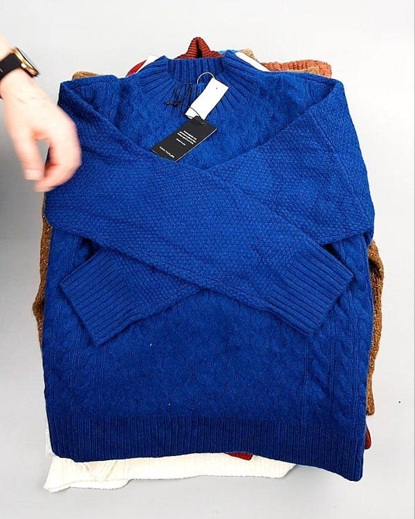 Фотография  778 - Джемпера СТОК CAN 084#7 кг, ЛОТ №7651 оптом в Краснодаре и Краснодарском крае