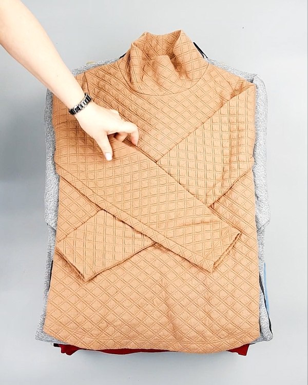 Фотография  934 - SWEATSHIRT CAN 084#10 кг, ЛОТ №7619 оптом в Краснодаре и Краснодарском крае