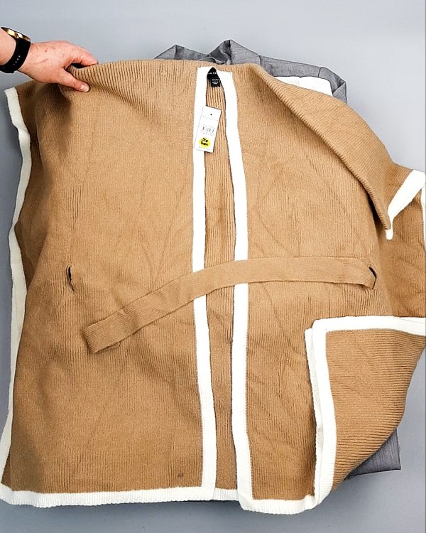 Фотография  394 - Кардиганы СТОК CAN 084#7 кг, ЛОТ №7673 оптом в Краснодаре и Краснодарском крае