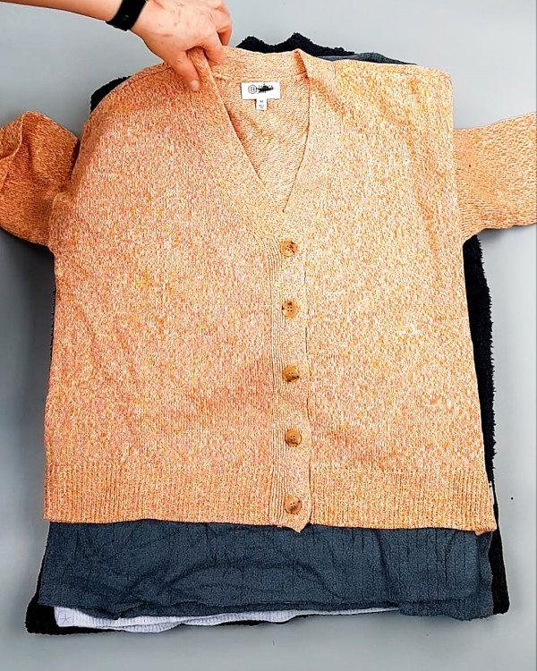 Фотография  240 - Джемпера СТОК CAN 084#7 кг, ЛОТ №7648 оптом в Краснодаре и Краснодарском крае