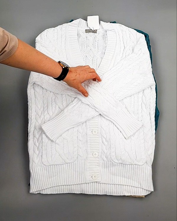 Фотография  431 - Джемпера СТОК CAN 084#7 кг, ЛОТ №7647 оптом в Краснодаре и Краснодарском крае