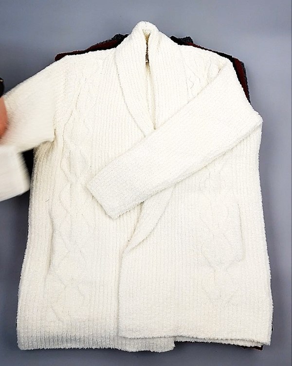 Фотография  825 - Кардиганы СТОК CAN 084#7 кг, ЛОТ №7674 оптом в Краснодаре и Краснодарском крае