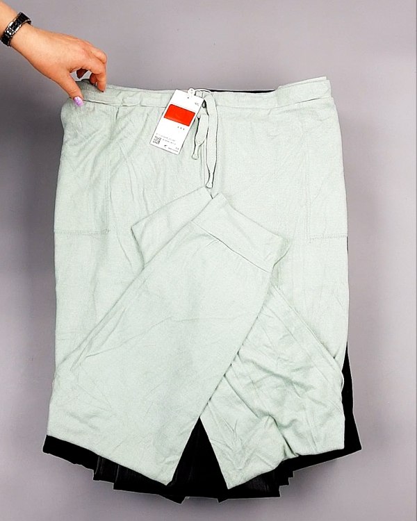 Фотография  901 - Брюки женские зима C&A 025#10 кг, ЛОТ №7910 оптом в Краснодаре и Краснодарском крае