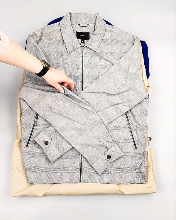 Фотография  859 - Ветровки м/ж C&A 025#10 кг, ЛОТ №7864 оптом в Краснодаре и Краснодарском крае