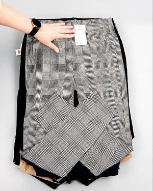 Фотография  725 - Брюки женские лето C&A 025#10 кг, ЛОТ №7892 оптом в Краснодаре и Краснодарском крае