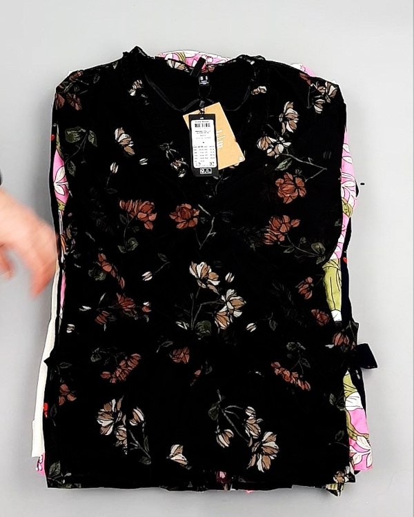 Фотография  809 - Блузки Bestseller 44#5 кг оптом в Краснодаре и Краснодарском крае