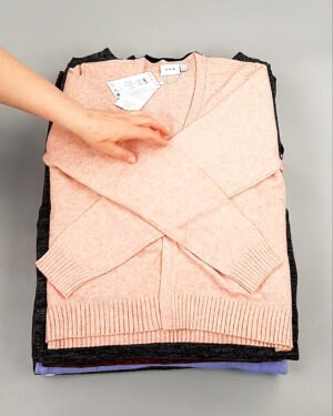 Фотография  676 - Джемпера легкие Bestseller+DK 035#7 кг, ЛОТ №8252 оптом в Краснодаре и Краснодарском крае