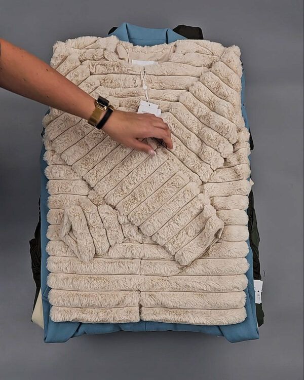 Фотография  838 - Верхняя одежда VILA 104#10 кг, ЛОТ СТ-9320 оптом в Краснодаре и Краснодарском крае