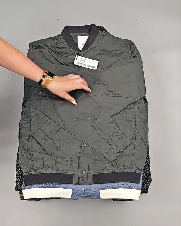 Фотография  930 - Верхняя одежда Корея 085#15 кг, ЛОТ № СТ-9248 оптом в Краснодаре и Краснодарском крае