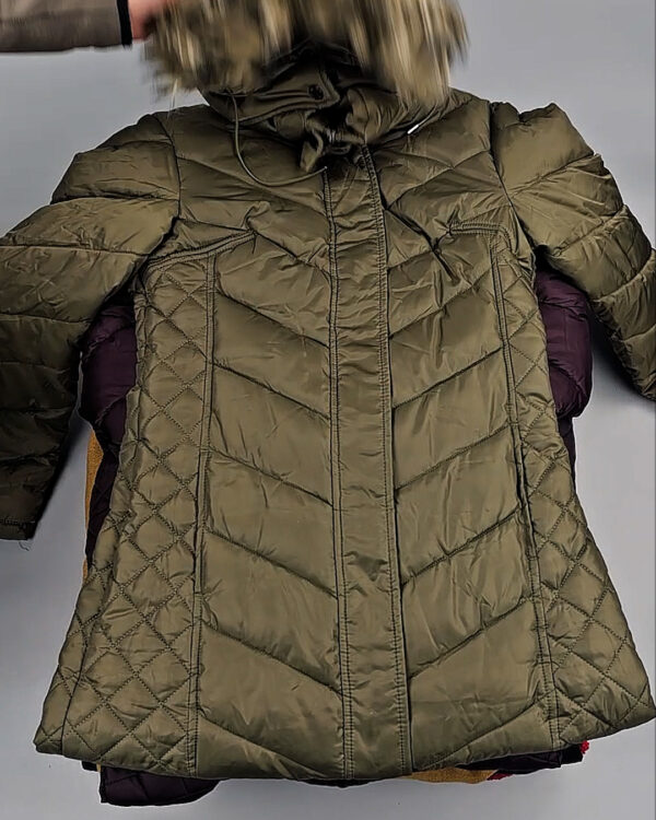 Фотография  668 - Верхняя одежда женская CAN 104#15 кг, ЛОТ СТ-9352 оптом в Краснодаре и Краснодарском крае