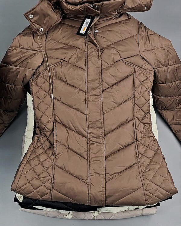 Фотография  581 - Верхняя одежда женская CAN 104#15 кг, ЛОТ СТ-9350 оптом в Краснодаре и Краснодарском крае