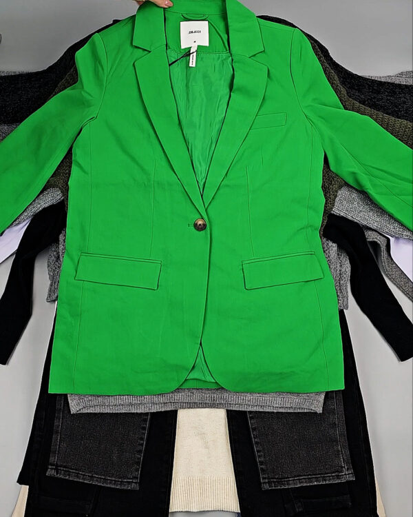 Фотография  222 - Bestseller Winter mix 104#15 кг, ЛОТ № СТ-9526 оптом в Краснодаре и Краснодарском крае