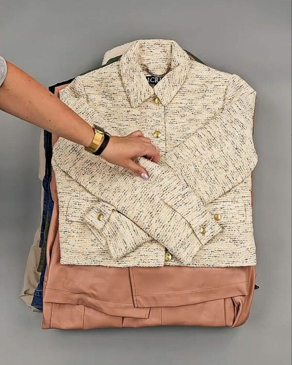 Фотография  404 - Ветровки женские CAN 104#12,4 кг, ЛОТ СТ-9403 оптом в Краснодаре и Краснодарском крае