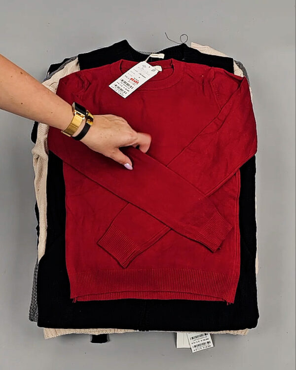 Фотография  531 - Джемпера Корея 085#7 кг, ЛОТ СТ-9415 оптом в Краснодаре и Краснодарском крае