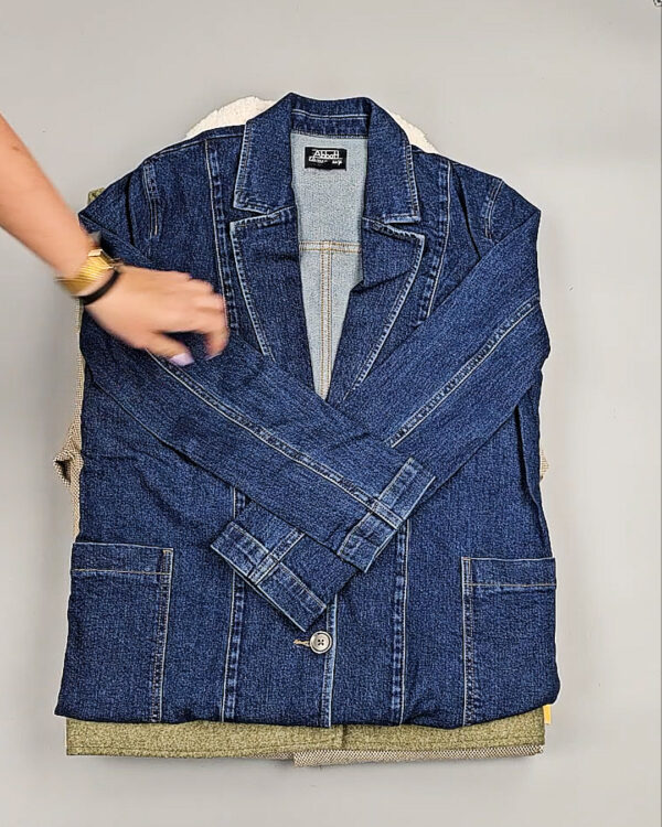 Фотография  509 - Ветровки женские CAN 104#12,5 кг, ЛОТ СТ-9404 оптом в Краснодаре и Краснодарском крае