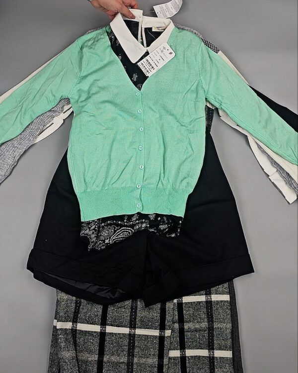 Фотография  816 - Комплекты жен Корея 085#5 кг, ЛОТ СТ-9572 оптом в Краснодаре и Краснодарском крае