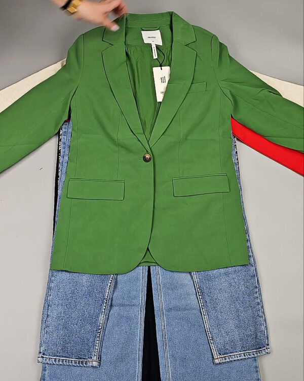 Фотография  733 - DK+Bestseller 085#16 кг, ЛОТ СТ-9952 оптом в Краснодаре и Краснодарском крае